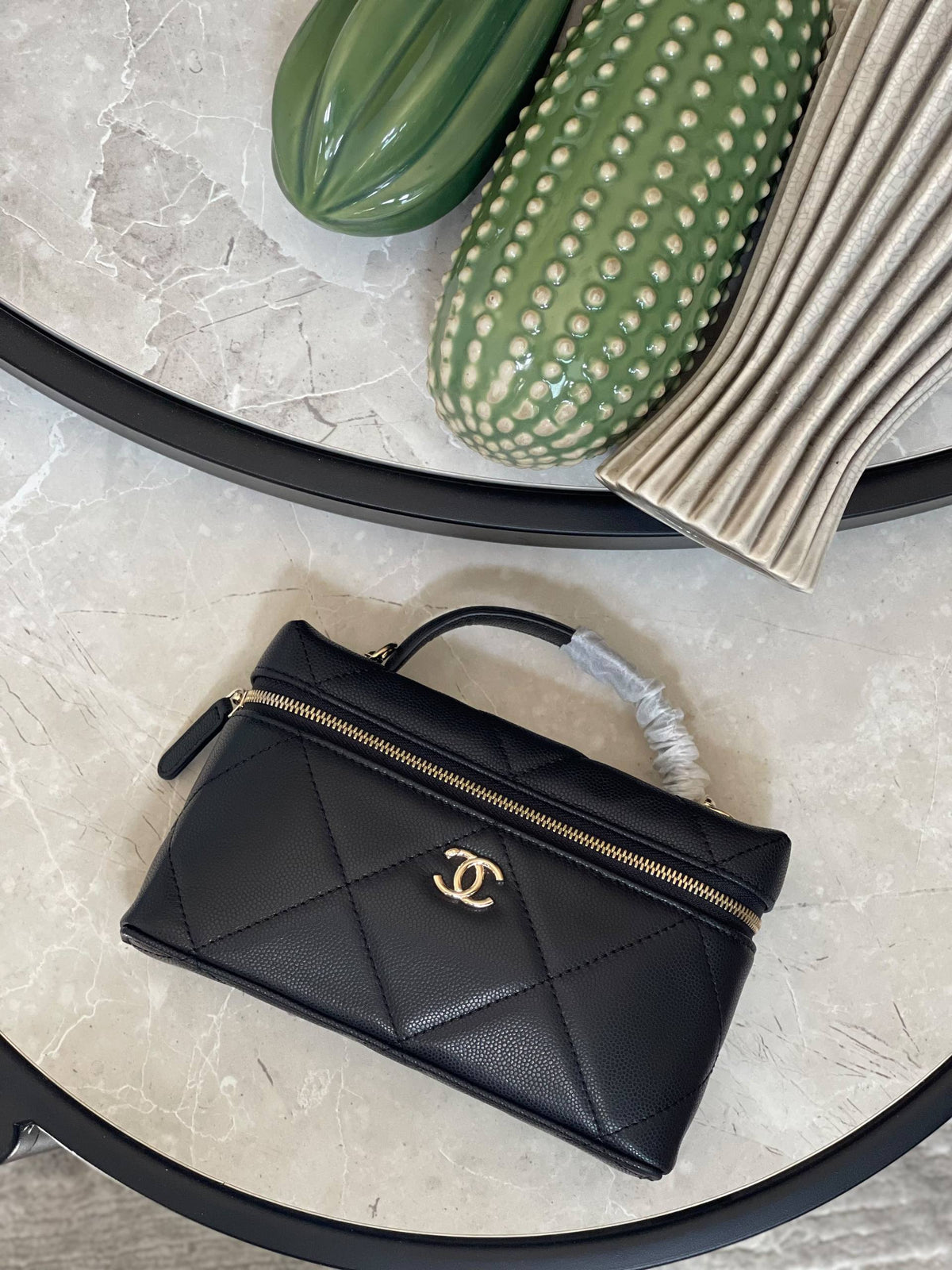 Chanel  ✨💥
Available original box 📦 
With full packing 🎀🎀
Super high quality 💥💥


For Price 👇 WhatsApp✅
0568585901 
0507557372
0552275751 Owner Zain 👌

Zain283
♥️♥️♥️