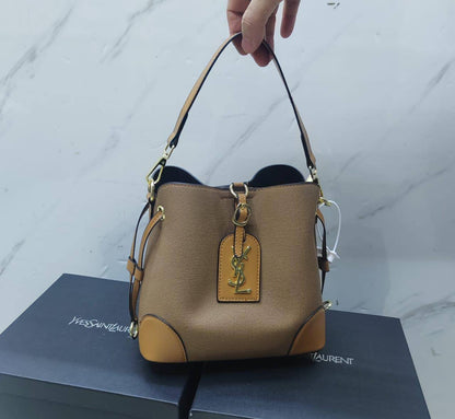 Bags

withbox 
🎁🎁🎁

110 dhs✅

Zain143
♥️♥️♥️