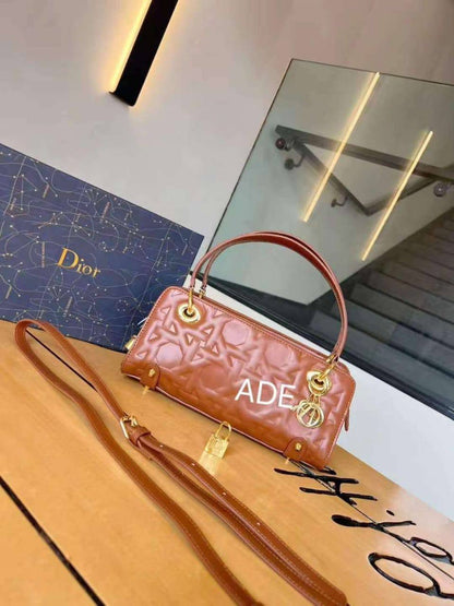 Dior

110 dhs✅

with box
🎁🎁🎁

Zain203
♥️♥️♥️