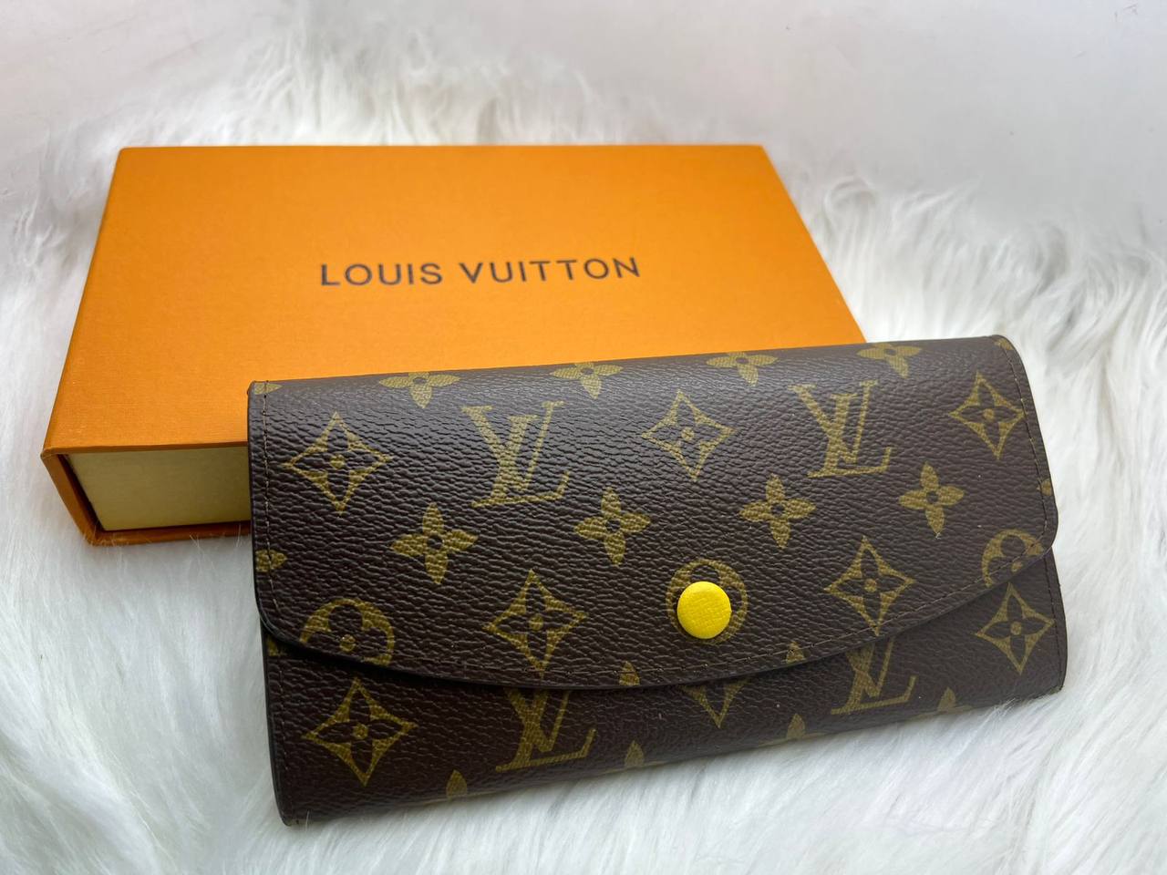 LV Wallets
45 dhs✅

Zain182
♥️♥️♥️