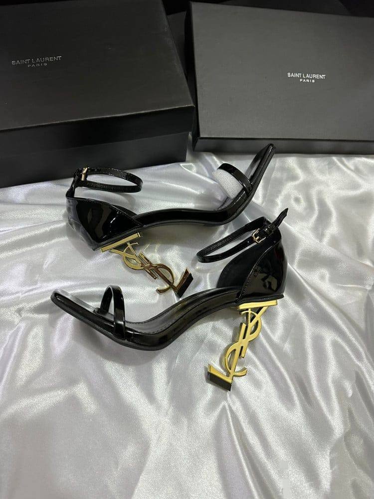 YSL 

280 dhs🗽
*SIZE  36   TO   41*

Zain224
♥️♥️♥️