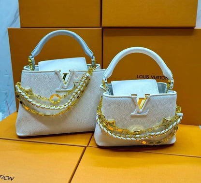 LV
27 cm 150 dhs💓
 20 cm 130 dhs💓
with box
🎁🎁🎁

Zain143
♥️♥️♥️