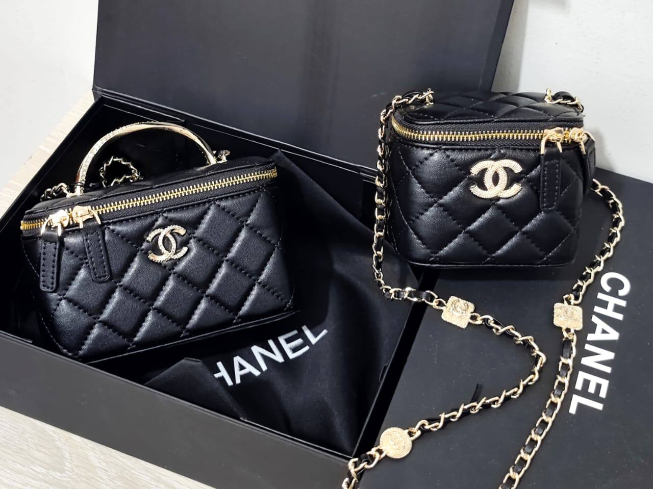 Chanel - Fendi - MK - Miu Miu
95 dhs🪙💕
high quality 

with box
🎁🎁🎁

Zain26
♥️♥️♥️