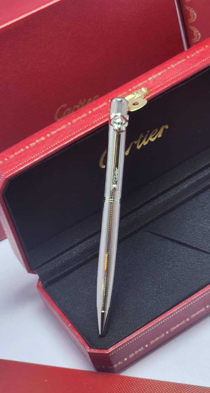 Cartier 
pen master quality 
with box and paper bag 
🎁🎁🎁

95 dhs💓


Zain59
♥️♥️♥️