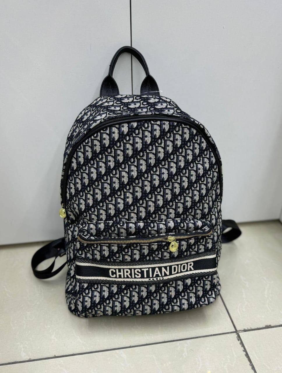 Dior
Size：40cm
75 dhs✅

Zain50
♥️♥️♥️