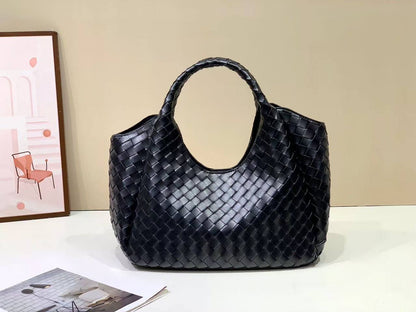 Bottega
120 dhs💓

Zain143
♥️♥️♥️