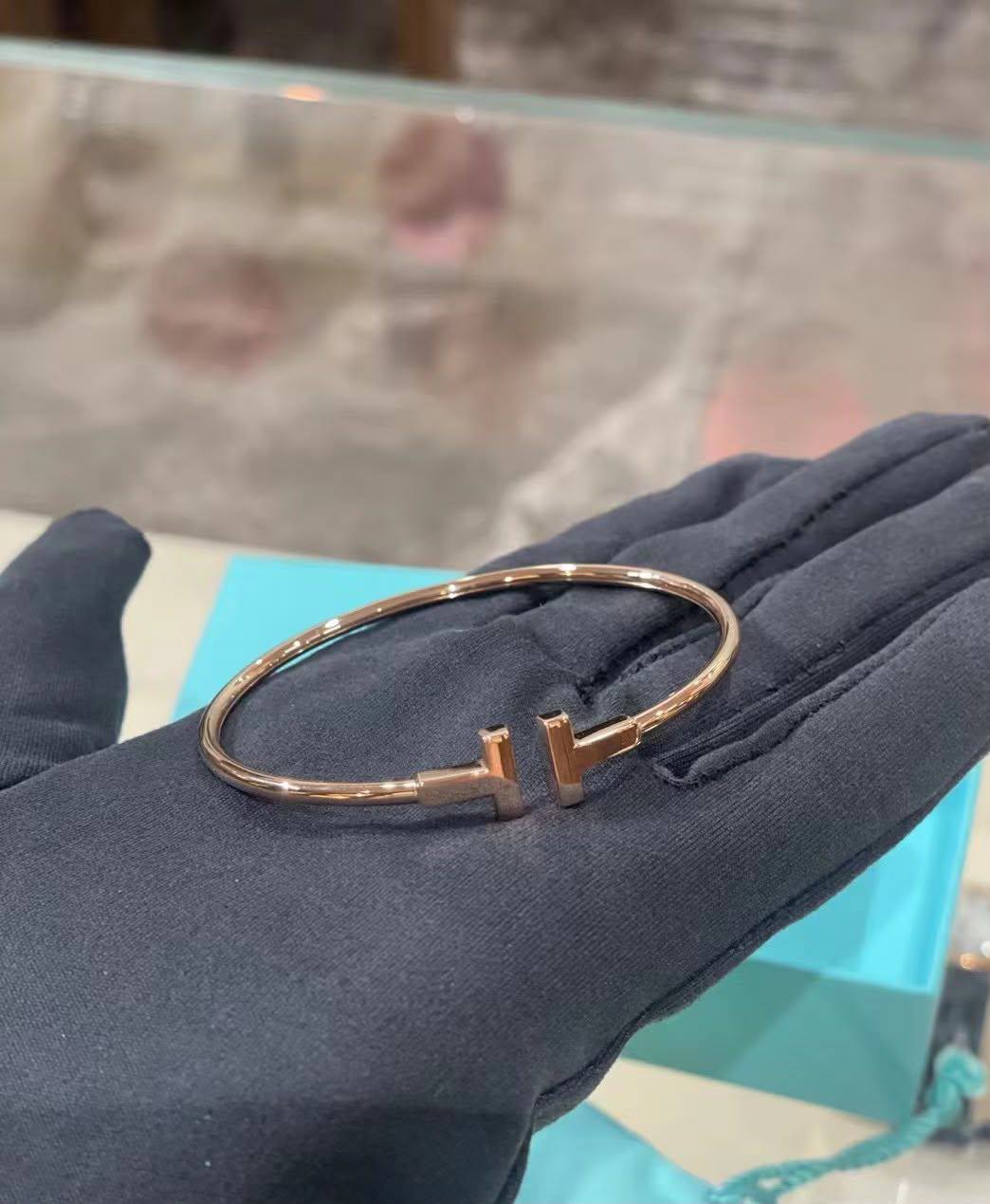Tiffany Bangle* ☘️
Master Quality 

*45* AED normal box 📦

Zain48
♥️♥️♥️