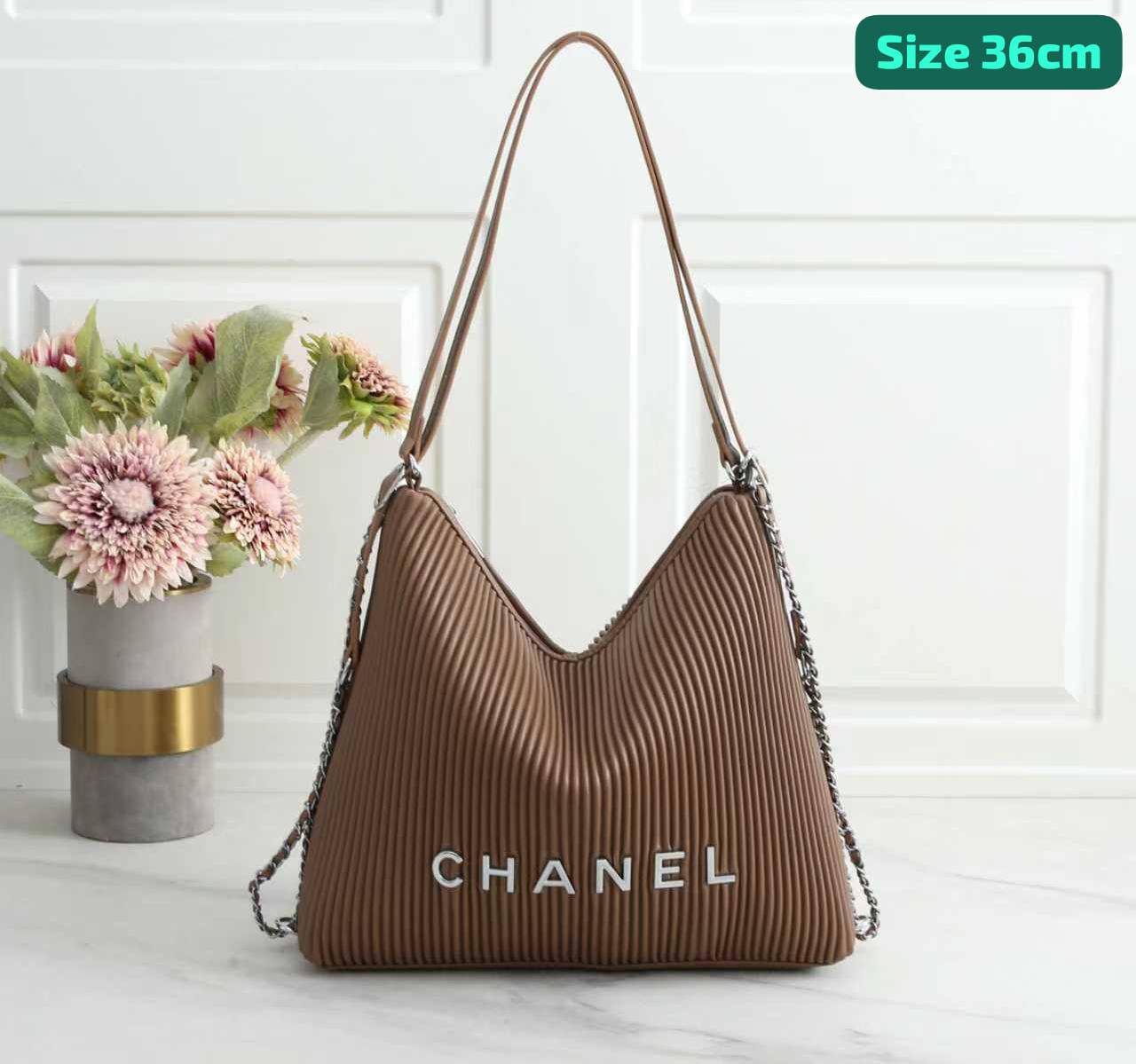 Chanel
Good quality 
105 dhs❣️

Zain186
♥️♥️♥️