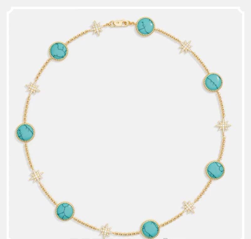 Apm SET ❤️‍🔥*
Necklace 🍁
Earring🔥
Bracelet 🌸
With normal boxes 📦 
200 dhs🪙🌨️
With master box 🗃️ 
220 dhs🪙🌨️

Zain216
♥️♥️♥️