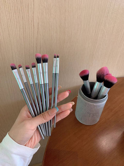 Makeup Brush❤️‍🔥*
good quality 💯
With boxes 📦 
60 dhs✅

Zain216
♥️♥️♥️