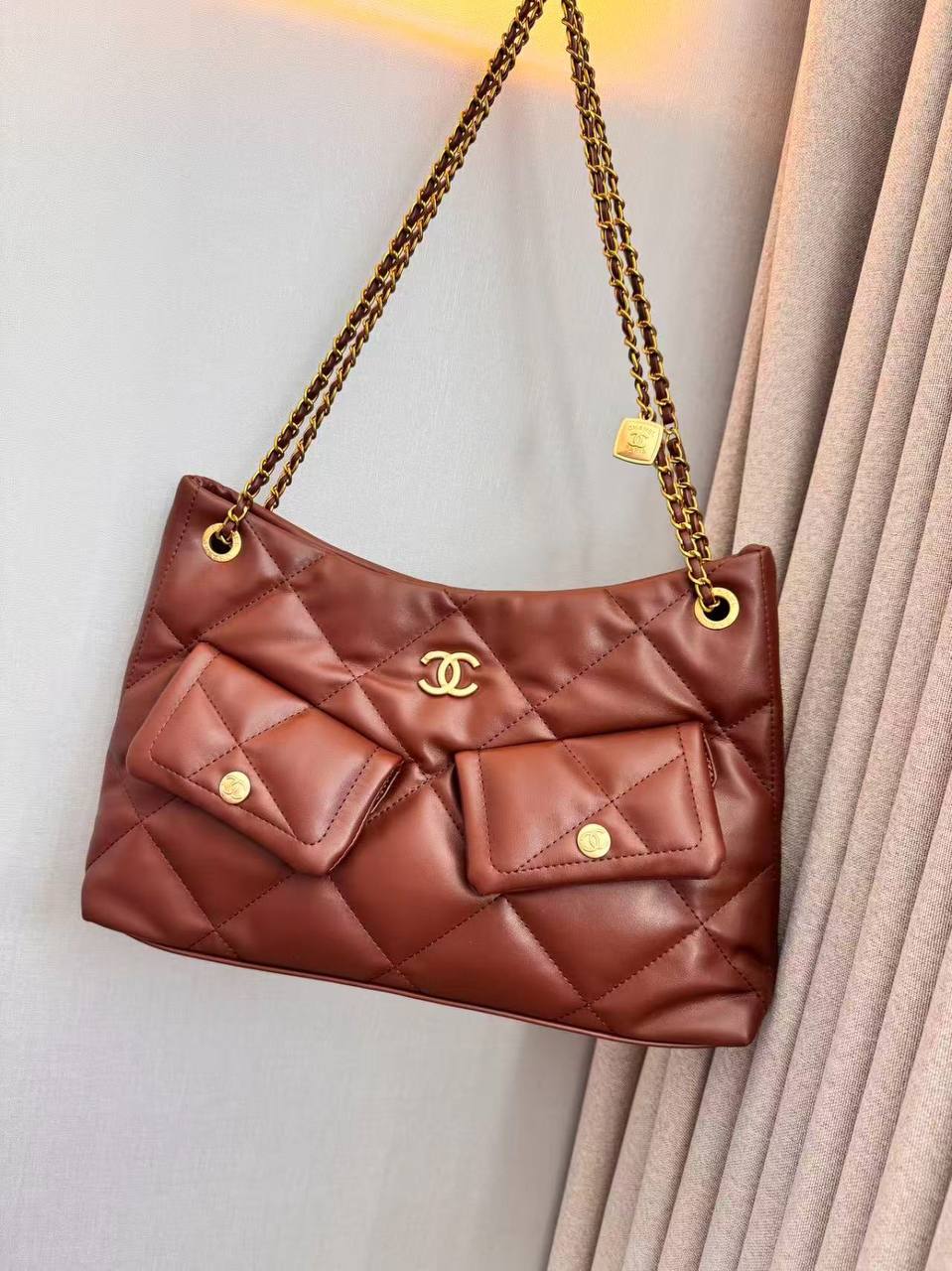 CHANEL

Best quality 

without box
100 dhs🇦🇪🇦🇪

size36CM

Zain290
♥️♥️♥️