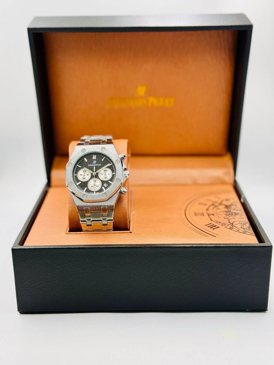 AP Men 
offer price 
70 dhs✅
*Chronograph working*

Zain08
♥️♥️♥️