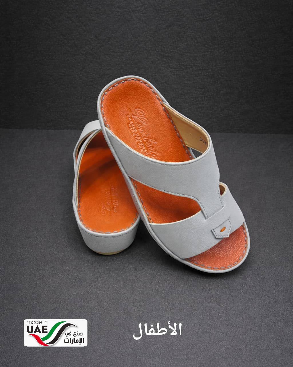 LEMBERTO KIDS ARABIC SANDAL MADE IN UAE

140 dhs🌺

SIZES : 31 to 37

Zain58
♥️♥️♥️