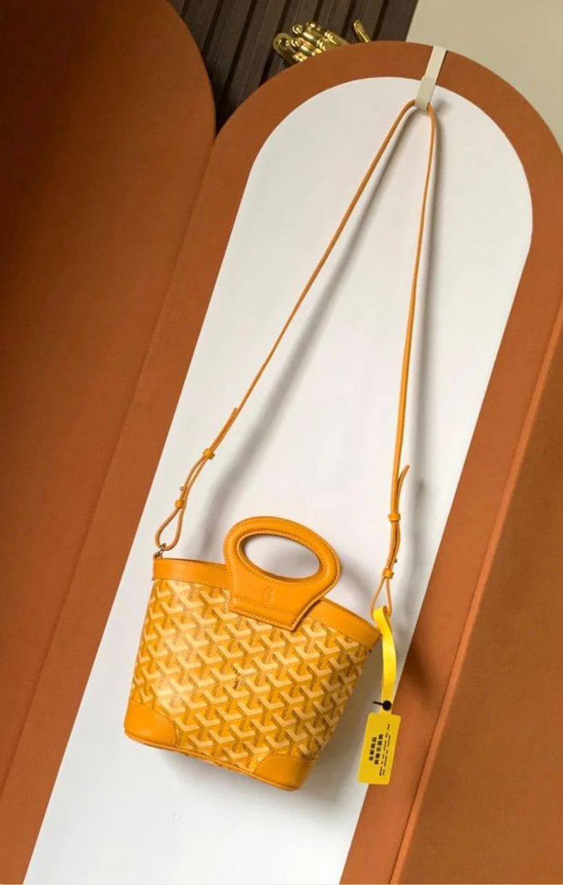 Goyard
110 dhs🌺
High quality

Zain35
♥️♥️♥️