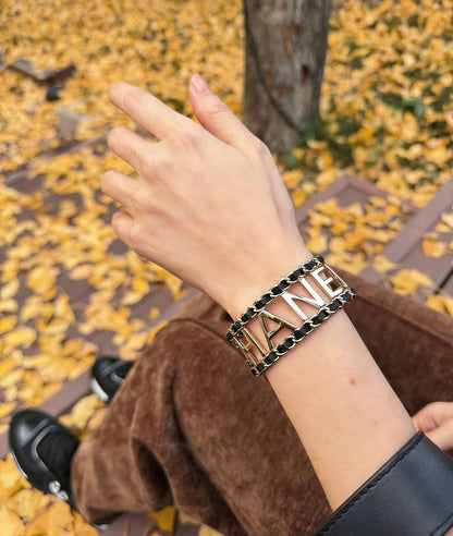 55 dhs💓 Bangle
Master CHANEL
WITH BOX AND PAPER BAG 🎁🛍️

Zain89
♥️♥️♥️