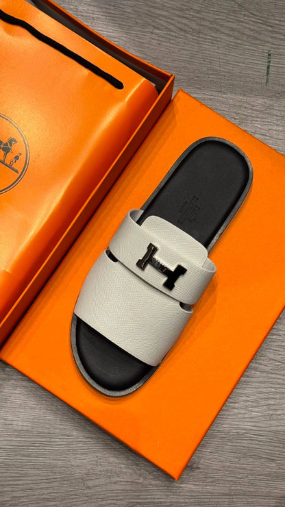 Hermes
Size 40 TO 45
110 dhs✅

Zain183
♥️♥️♥️