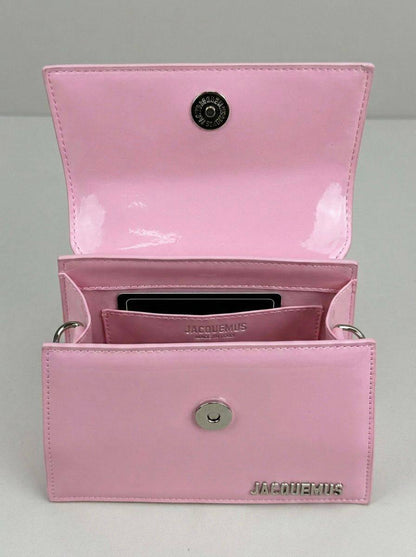 Jacquemus

with box
🎁🎁🎁

high quality

110 dhs✅

Zain50
♥️♥️♥️