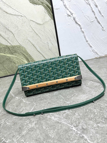 Goyard
Master❣️❣️
25cm🫶🏼🫶🏼 
280 dhs✅

Zain297
♥️♥️♥️