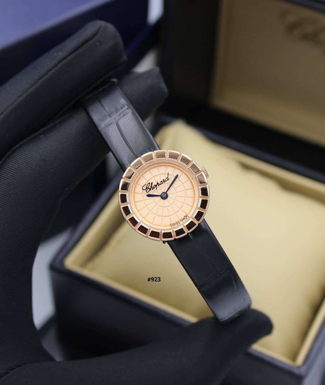 CHOPARD FOR WOMEN BATTERY 25mm

250 dhs✅

Zain58
♥️♥️♥️
