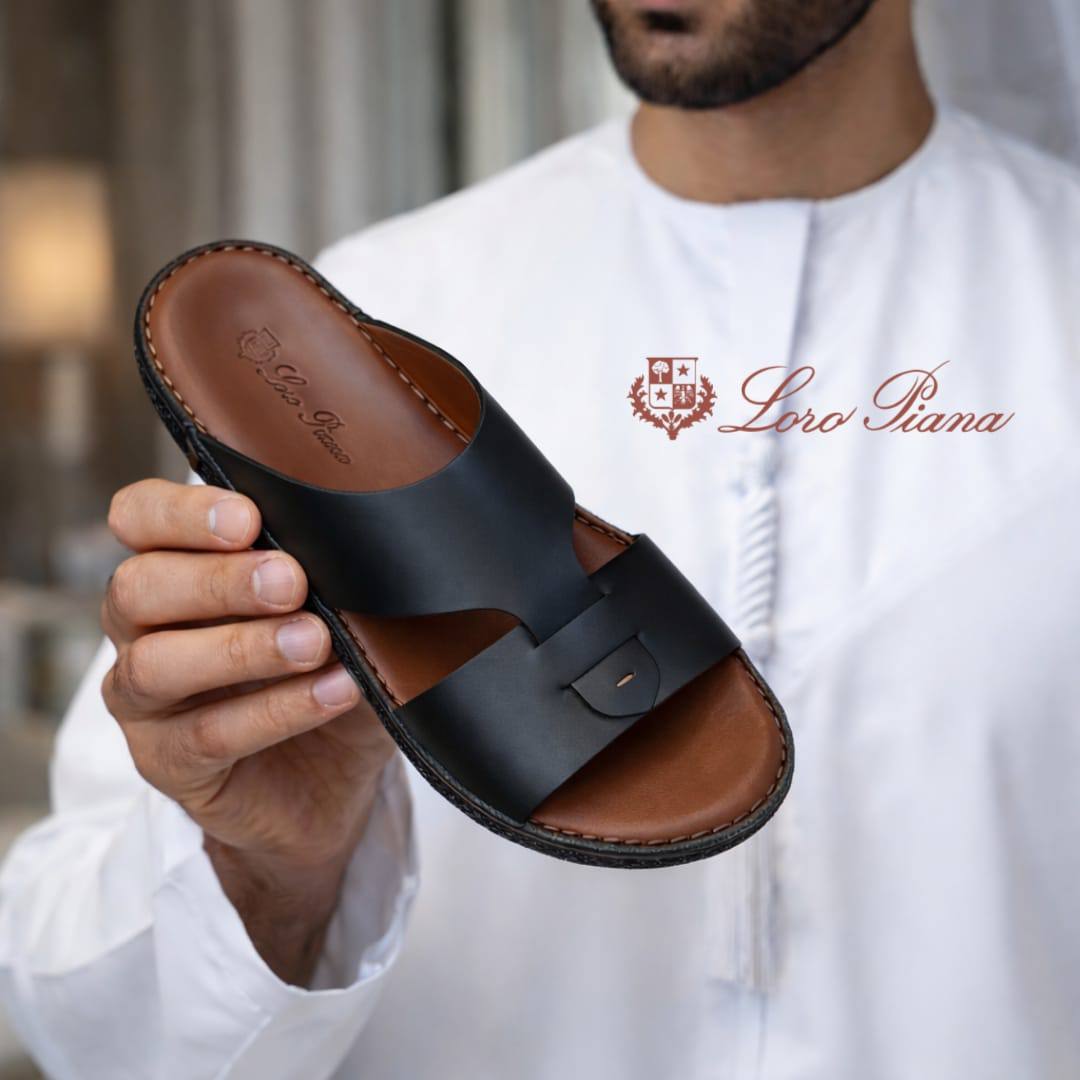slippers for men good quality  with box  
size available (40to47) 6to13) price 
230 dhs💓
new arrival ❤️❤️

Zain59
♥️♥️♥️