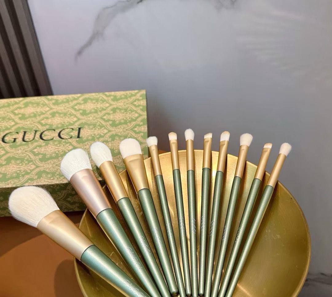 Makeup Brush
70 dhs❣️

Zain216
♥️♥️♥️