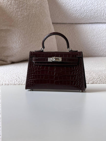 Hermes

minikelly 19cm💕

master quality😍

with box❤️
🎁🎁🎁

550 dhs❣️

Zain52
♥️♥️♥️