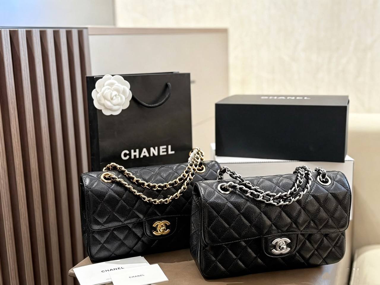 CHANEL
Master🌺🌺🌺
WITH DOUBLE BOX 
240 dhs💓
(Caviar)

Zain39
♥️♥️♥️