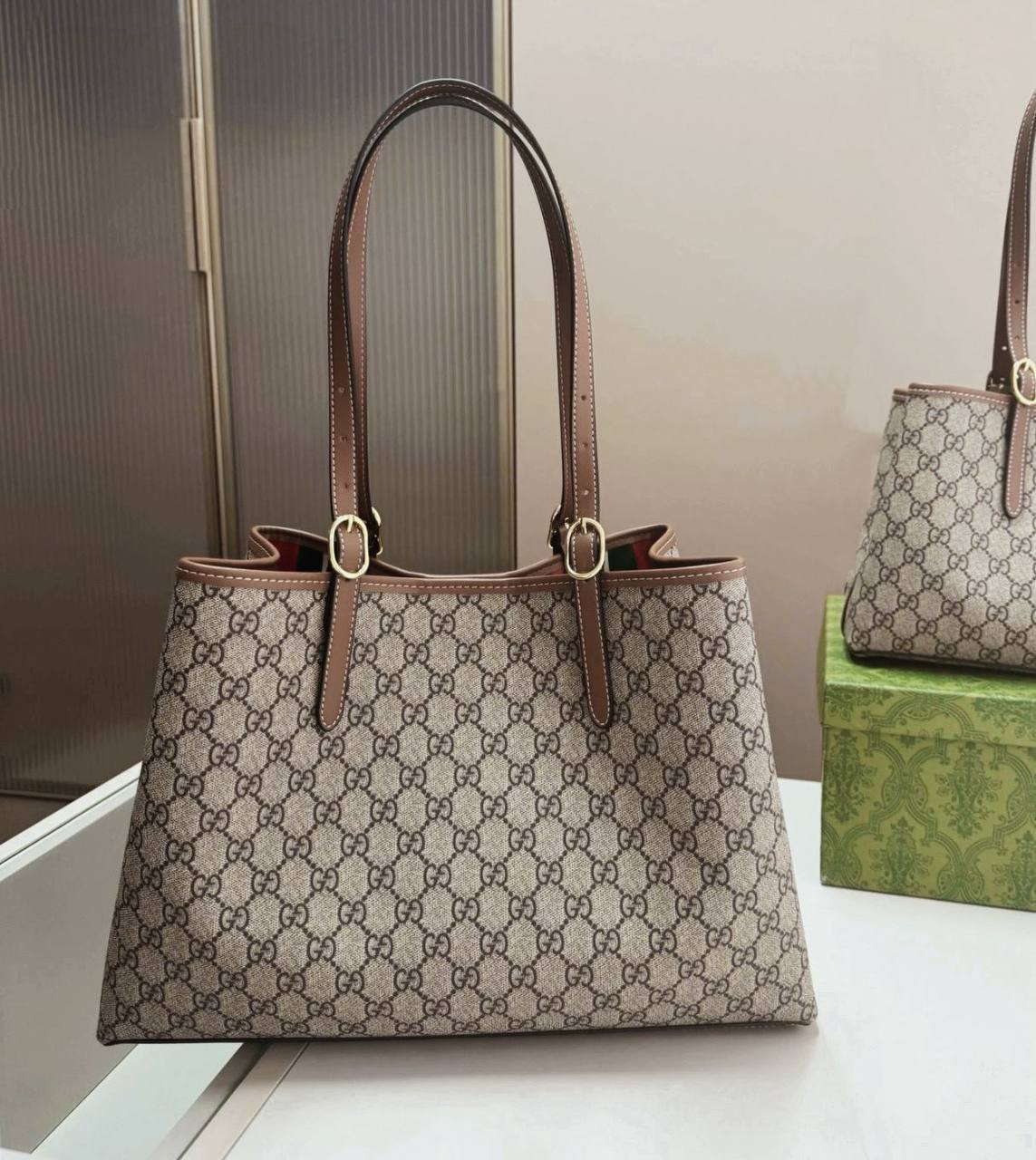 GUCCI 
GOOD QUALITY 
120 dhs✅

Zain295
♥️♥️♥️