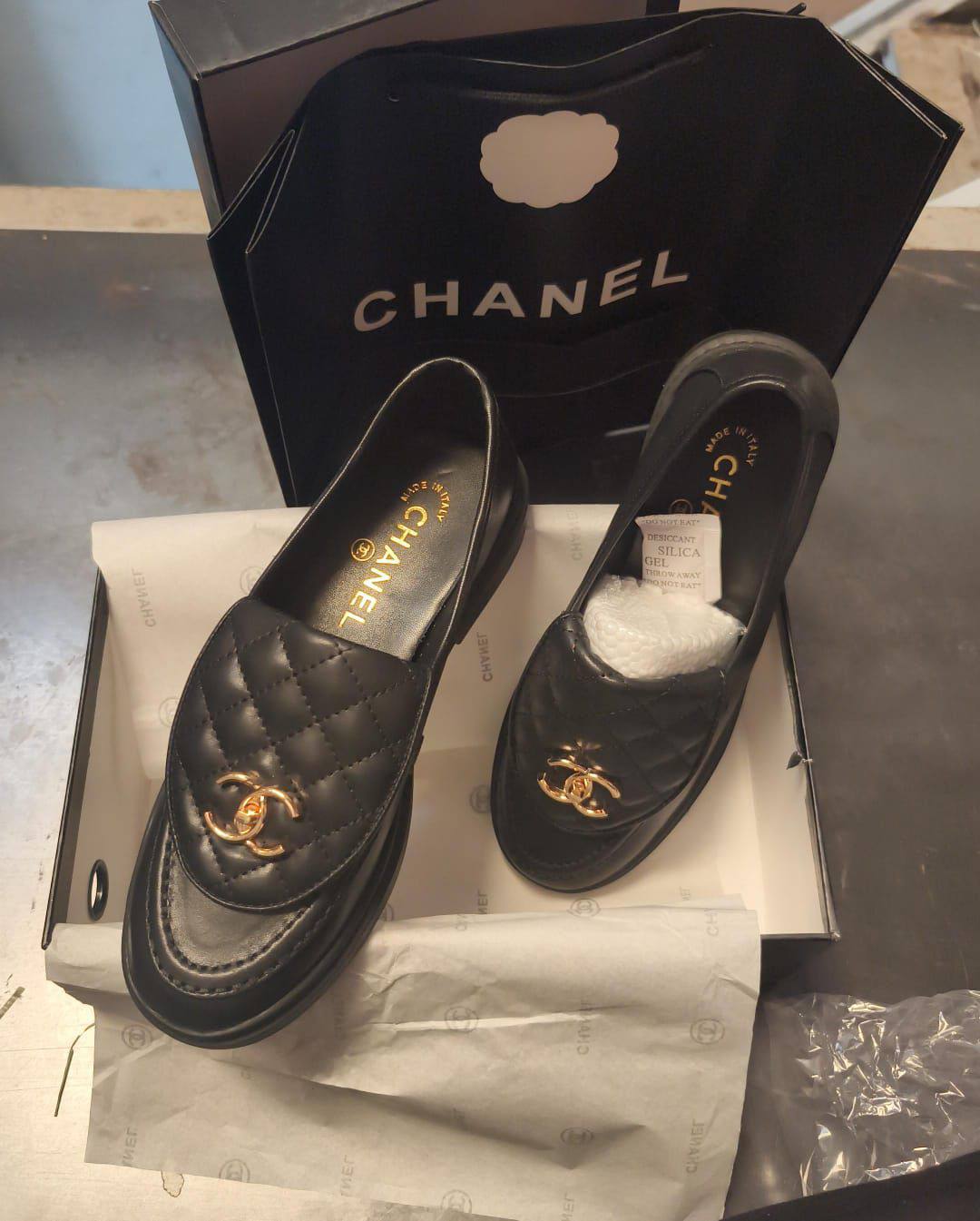 Chanel
size 36 to 41
130 dhs👑

Zain146
♥️♥️♥️