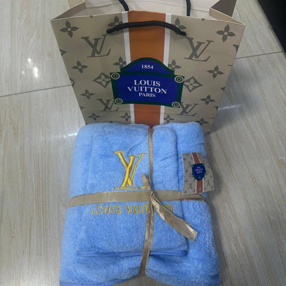 Towel one set
 with paper bag 
45 dhs💓

Zain295
♥️♥️♥️