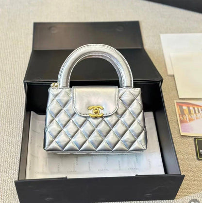 CHANEL 
GOOD QUALITY

 WITH BOX 
🎁🎁🎁

95 dhs✅

Zain39
♥️♥️♥️
