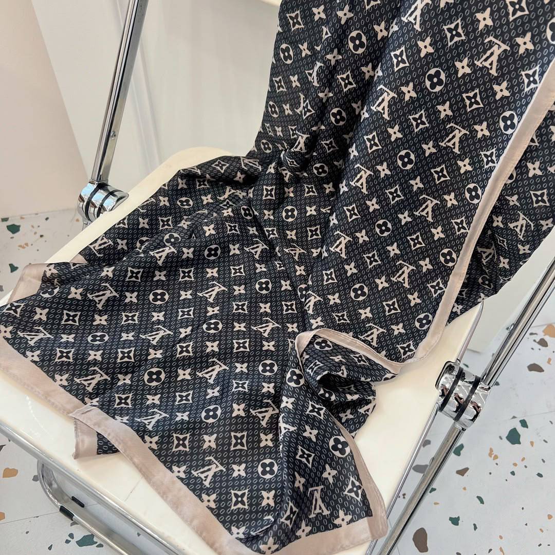 LV
💙*VIP QUALITY*💙
💙*100% SILK*💙
350 dhs✅

Zain281
♥️♥️♥️