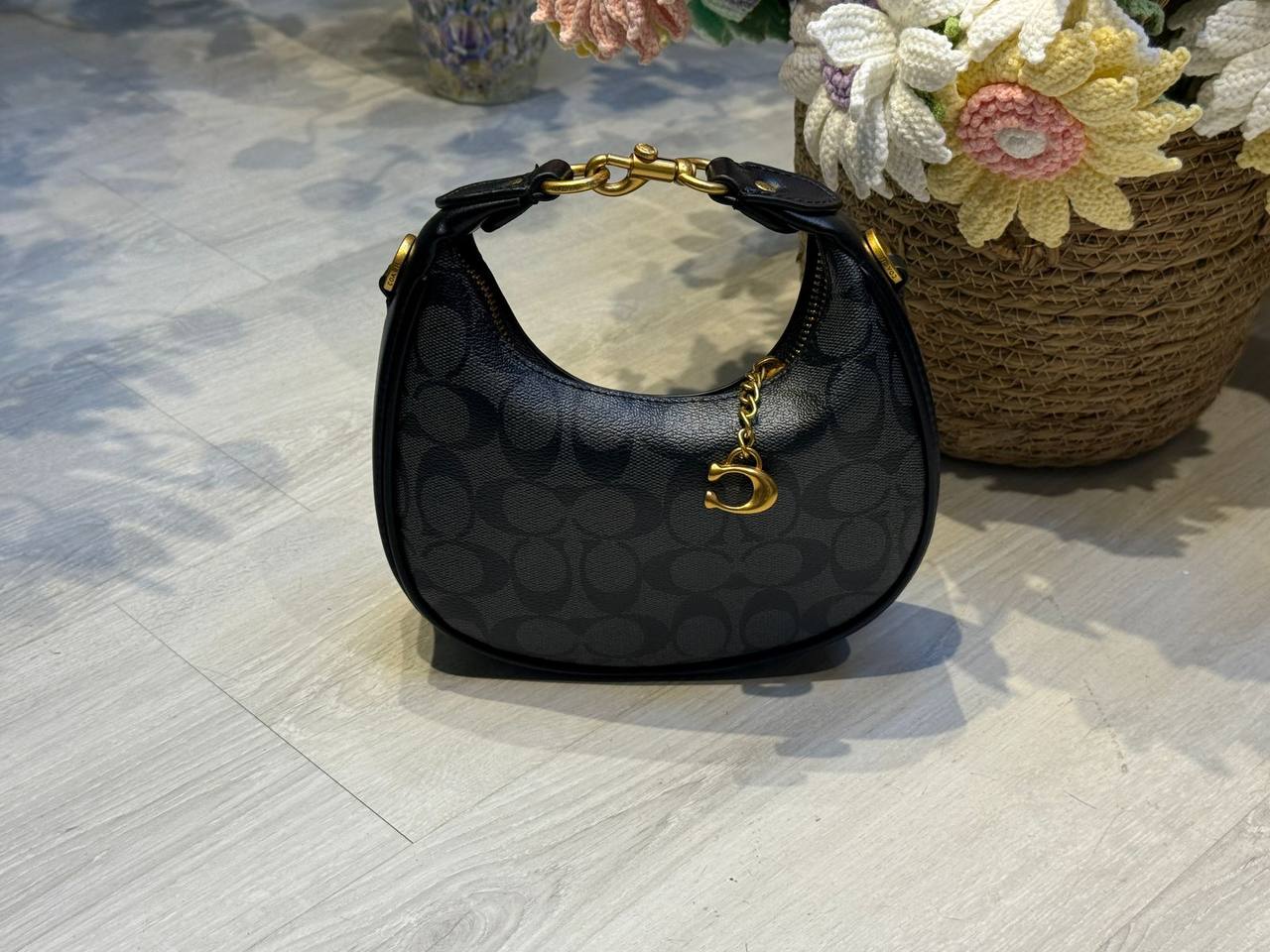COACH 
20cm

95 dhs🪙

with box
🎁🎁🎁

Zain44
Zain254
♥️♥️♥️