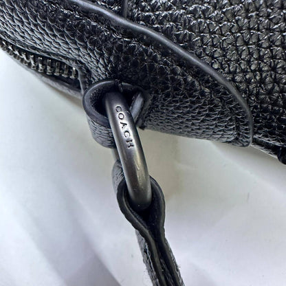 COACH 
SLING BAG 

RESTOCK UNISEX 

GOOD QUALITY 
80 dhs🇦🇪🇦🇪

Zain295
Zain17
♥️♥️♥️