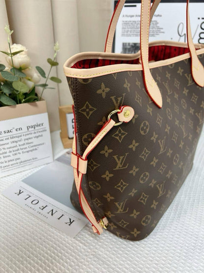 LV
42 cm 

with box 🎁🎁🎁

105 dhs👑

Zain17
♥️♥️♥️