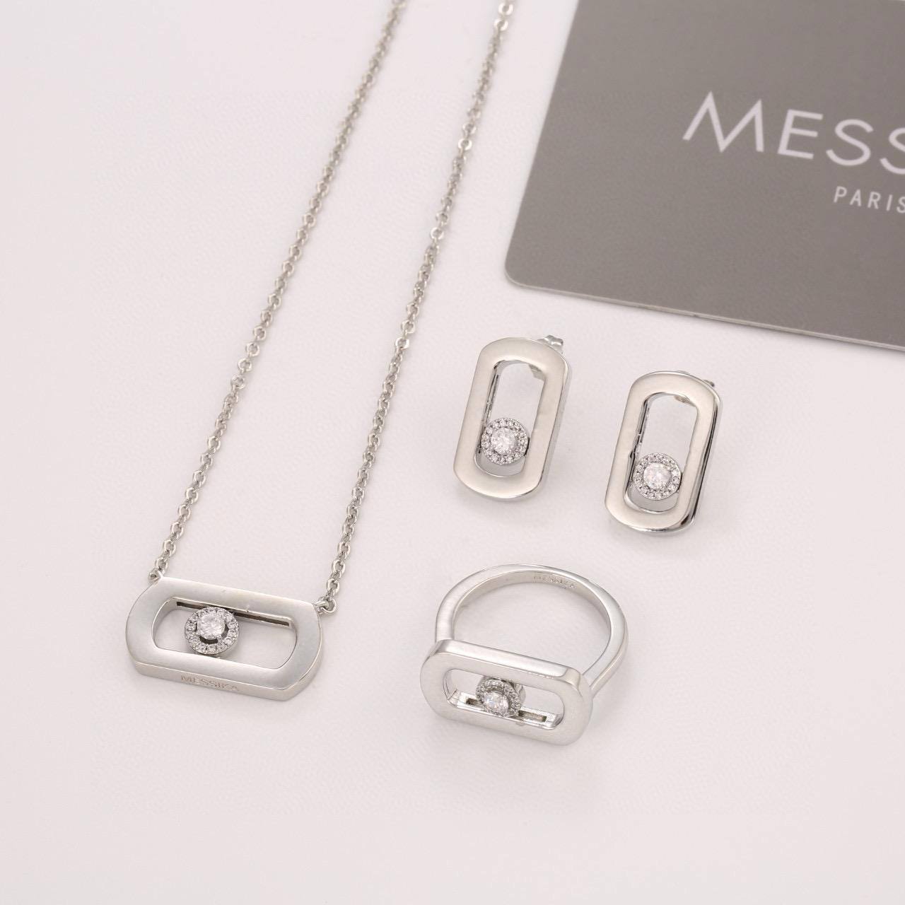 Messika
NECKLACE
EARRING
RING

SET 105 DHS🗽

WITH BOX AND PAPER BAG
🎁🎁🎁

Zain89
♥️♥️♥️