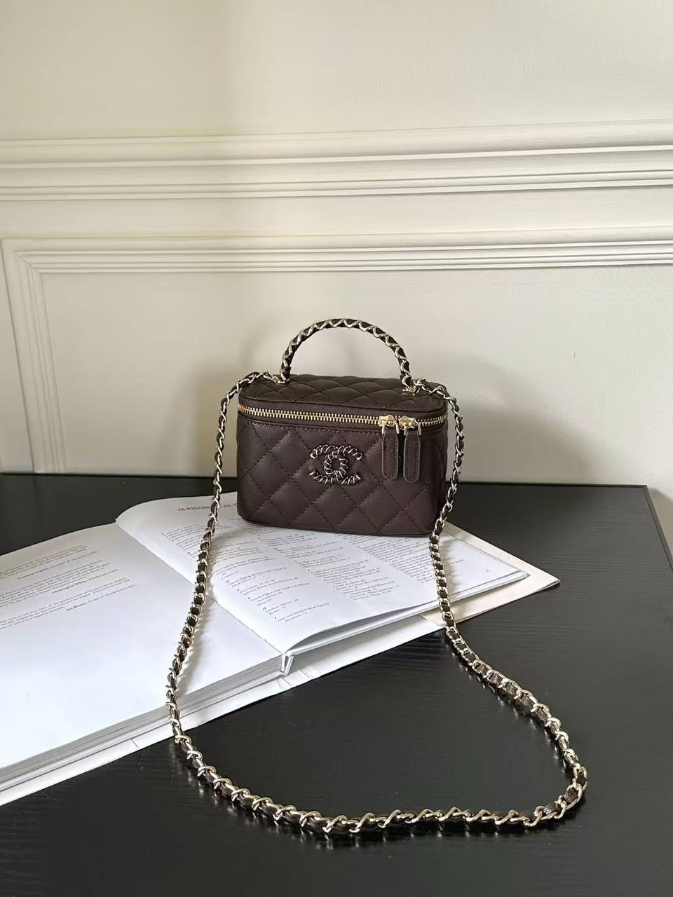 Chanel
withbox 
95 dhs🇦🇪🇦🇪

Zain143
♥️♥️♥️