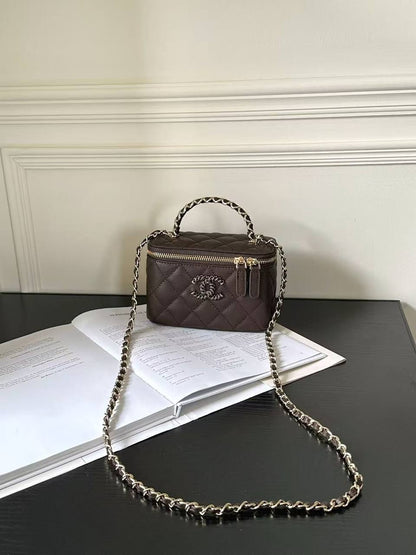 Chanel
withbox 
95 dhs🇦🇪🇦🇪

Zain143
♥️♥️♥️
