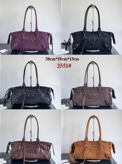 BALENCIAGA 
COPY ONE 
190 dhs🇦🇪🇦🇪

Zain295
♥️♥️♥️