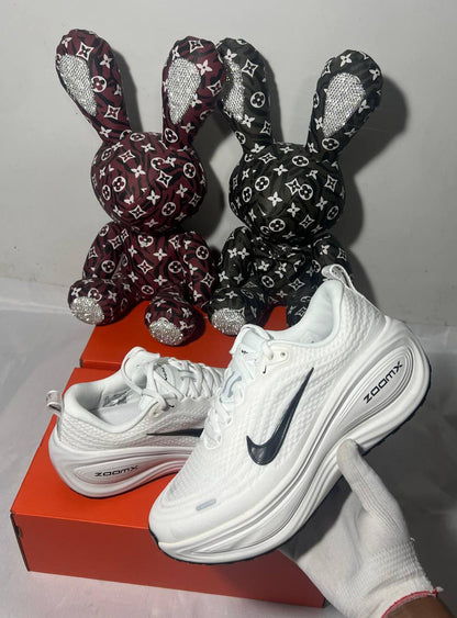 Nike Vomero Plus white ⚪️
36-45 AVAILABLE 😇
220 dhs✅

Zain242
♥️♥️♥️