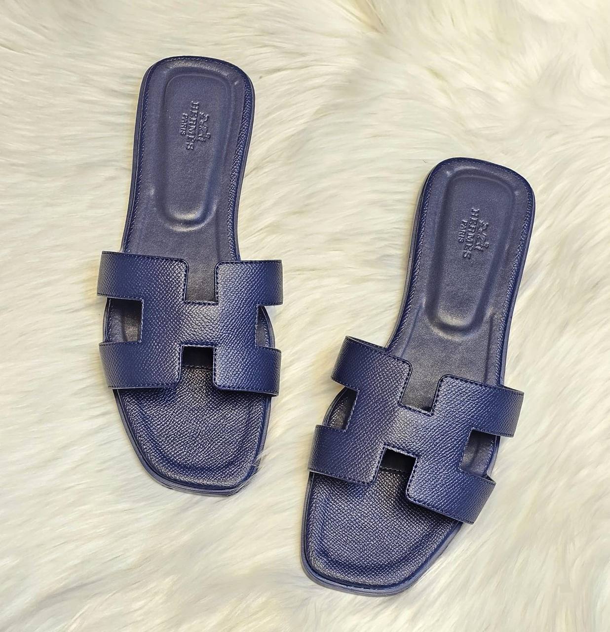 HERMES 
☘️ *SIZE  36  to 41 ☘️                                                                                                       
180 dhs✅

Zain224
♥️♥️♥️