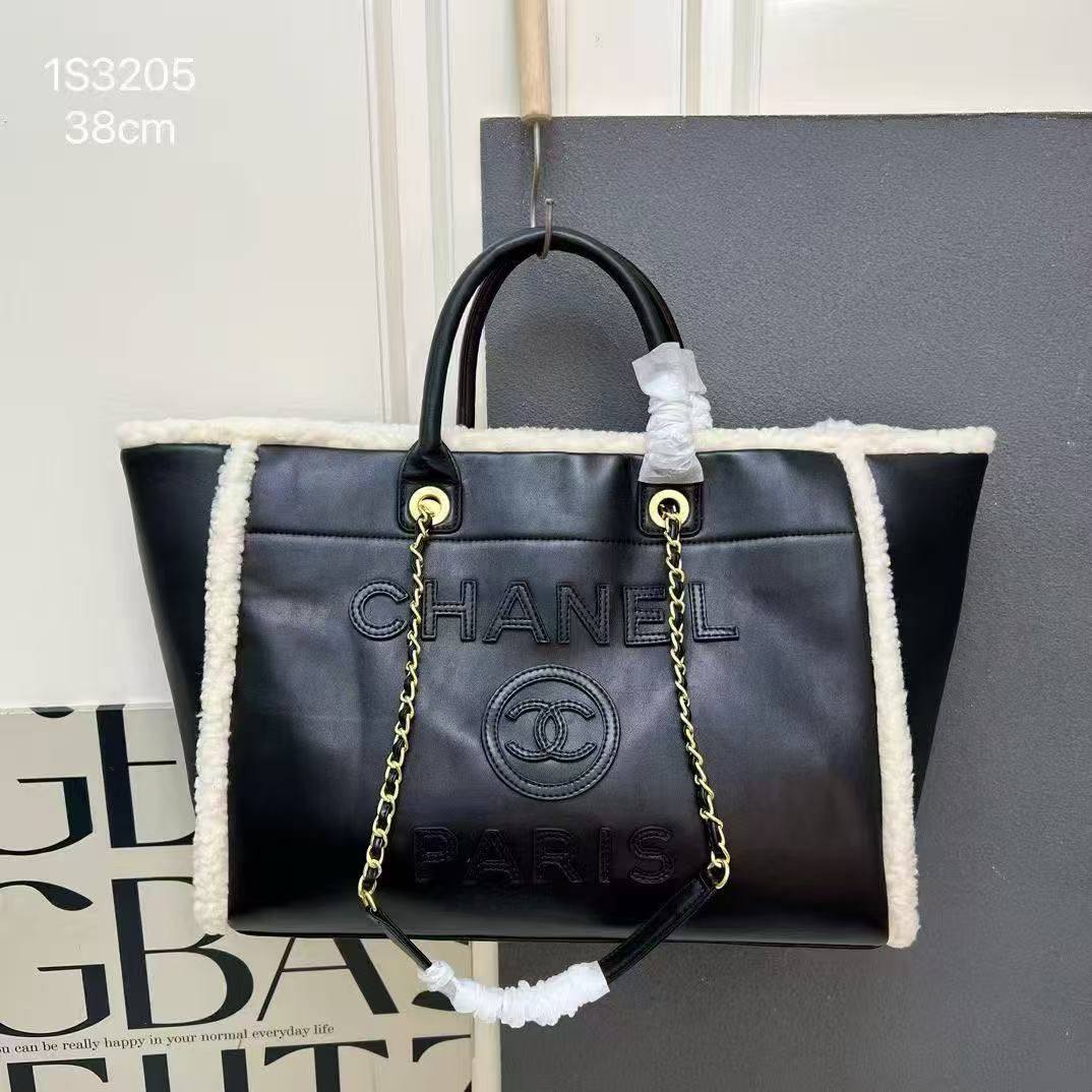 Chanel 
Master
390 dhs🪙🌨️
#38cm🥰🥰

Zain228
♥️♥️♥️