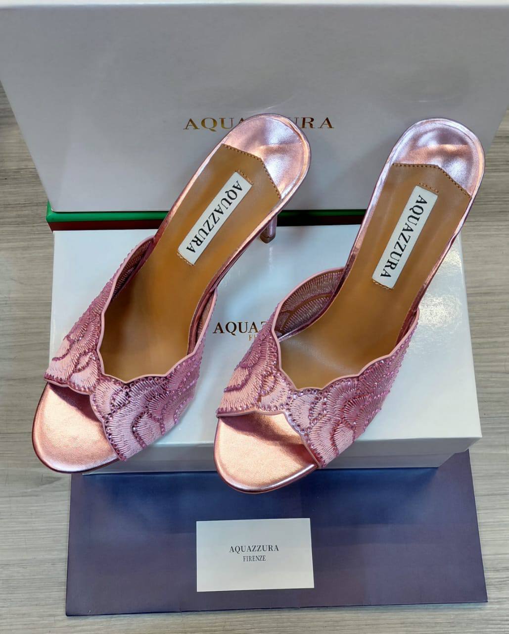 Aquazzura 
New Arrived 
Size 36 To 41
120 dhs❣️

Zain16
♥️♥️♥️