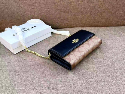 Gucci
85 dhs💓

with box
🎁🎁🎁

Zain26
♥️♥️♥️