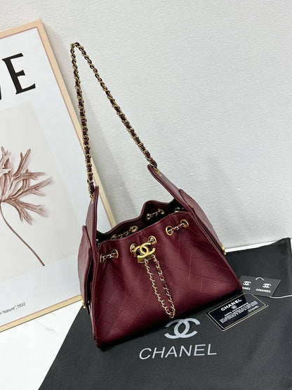 Chanel
110 dhs✅
26 cm 

Zain253
♥️♥️♥️