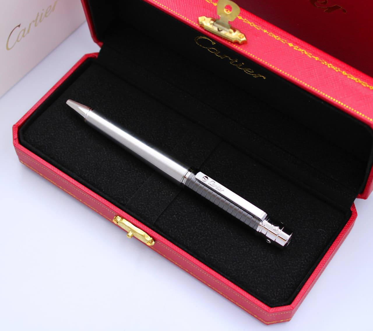 CARTIER PEN MASTER QUALITY

90 dhs🌺

*WITH ORIGINAL BOX AND BAG*🎁

Zain58
♥️♥️♥️