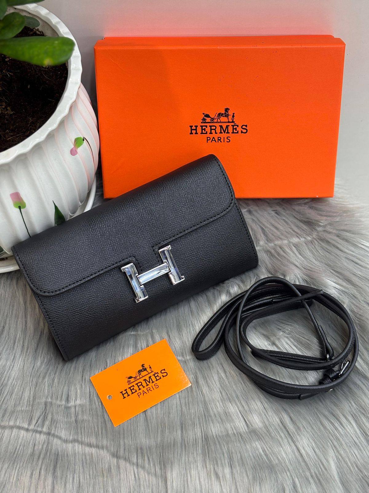 Hermes

with box
🎁🎁🎁

85 dhs❣️

Zain244
♥️♥️♥️