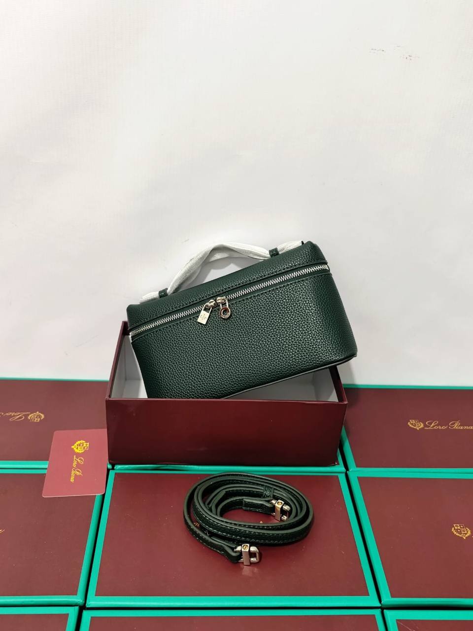 Loro Piana
80 dhs🪙💕
high quality 

with box
🎁🎁🎁

Zain26
♥️♥️♥️