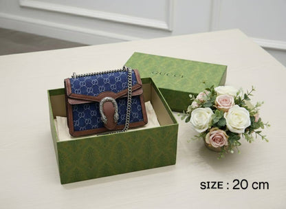 GUCCI ᴅɪᴏɴʏsᴜs 20
GG sᴜᴘʀᴇᴍᴇ ᴄᴀɴᴠᴀs
sɪʟᴠᴇʀ ʜᴀʀᴅᴡᴀʀᴇ
ᴡɪᴛʜ ʟᴏɴɢ ᴄʜᴀɪɴ ʙᴇʟᴛ sᴛʀᴀᴘ
sɪᴢᴇ: 20 cm
ᴡɪᴛʜ BOX
🎁🎁🎁

75 dhs🗽

Zain31
♥️♥️♥️