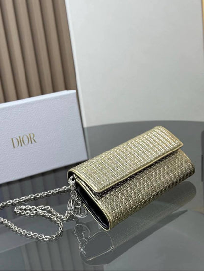 Dior
95 dhs❣️ 
high quality 

With box
🎁🎁🎁

Zain26
♥️♥️♥️